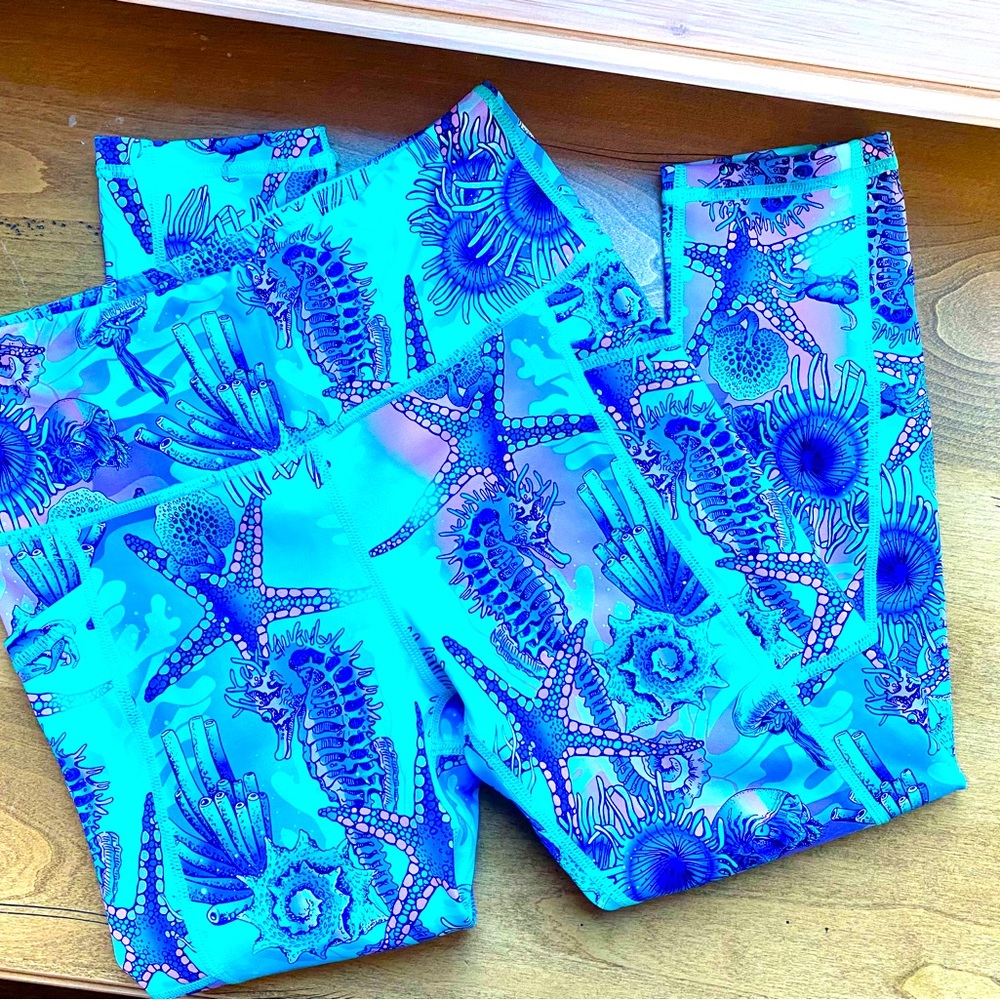 CVG Cropped Tights EUC. No pulls, pilling . Worn only once .